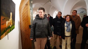 Gloria Arévalo durante la inauguración de la exposición. Foto: Ayuntamiento de Pozoblanco