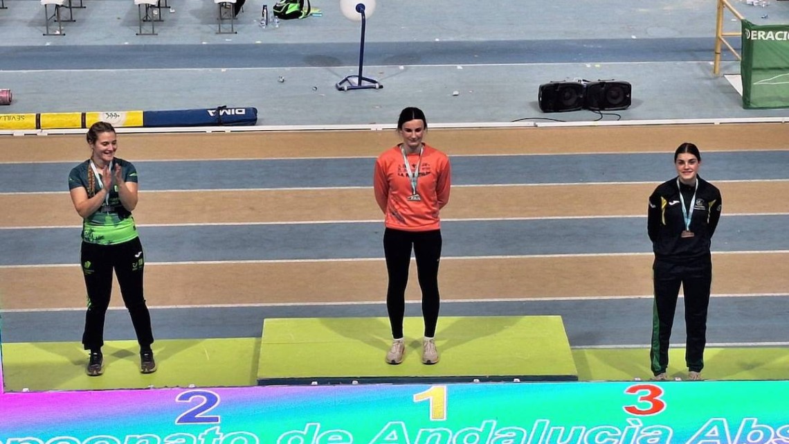 Lydia Estévez en el pódium del Andaluz Absoluto