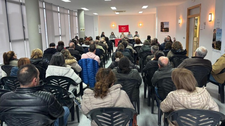 Reunión de la plataforma 'Que pare el tren en Los Pedroches' celebrada en Villanueva de Córdoba