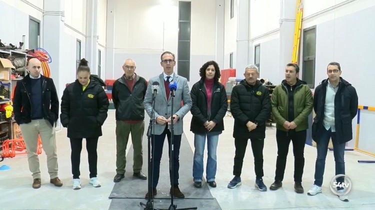 Acto de inauguración de la nuevas instalaciones en las pistas de atletismo