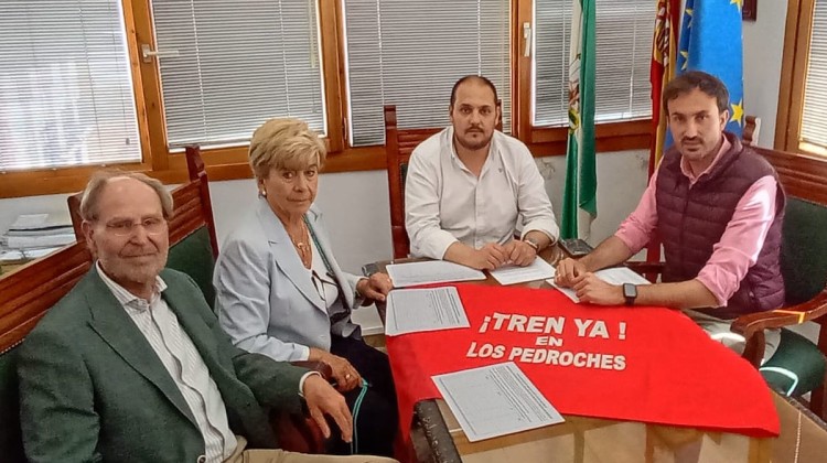 'Que pare el tren' se reunión con el alcalde de Adamuz