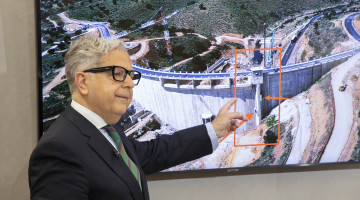 Salvador Fuentes durante la rueda de prensa