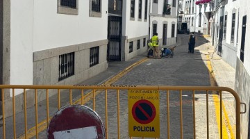 La calle Alfareros ya se encuentra cortada al tráfico