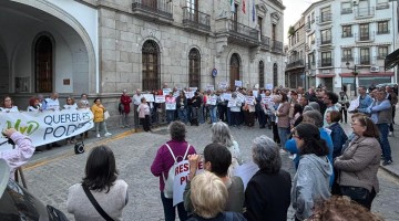 Concentración por la residencia pública