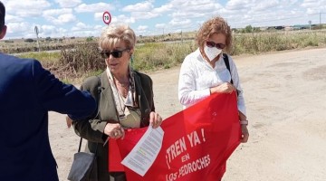 Las dos miembros de 'Que pare el tren' que intentaron acceder al acto