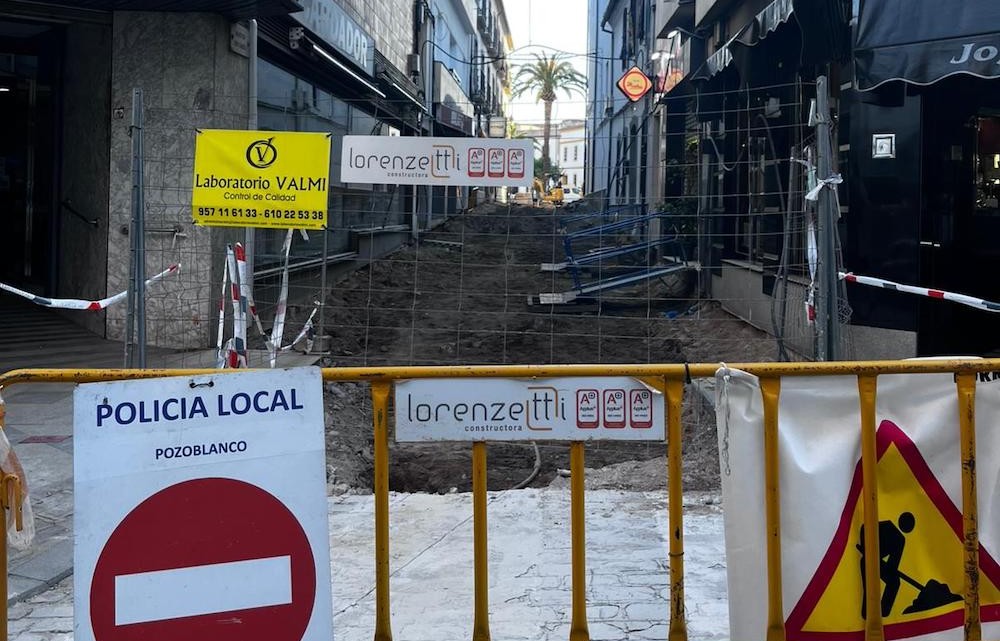 Obras en la calle Maestro Don Camilo en Pozoblanco