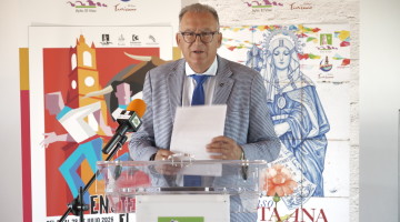 El alcalde de El Viso, Juan Díaz, durante la rueda de prensa
