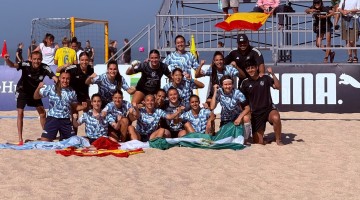 El equipo festejando la victoria