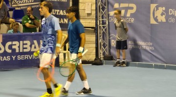 Alejandro López y Pablo Pérez durante su partido