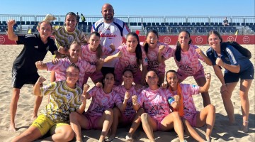 El equipo celebra la victoria