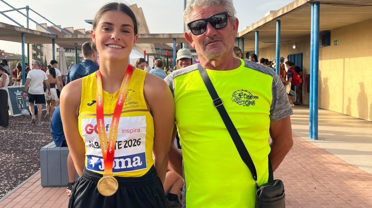 Lydia Estévez con entrenador, Luis Sánchez