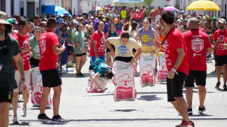 La espectacular carrera de sacos volverá a ser parte de las Olimpiadas