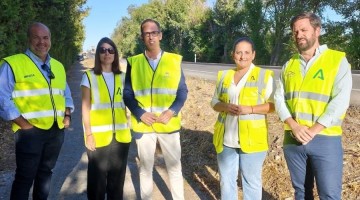 Los alcaldes de Pozoblanco y Alcaracejos junto a la delegada de Fomento y Movilidad