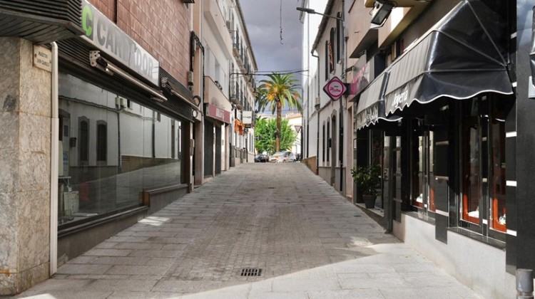 Vista de la calle Maestro Don Camilo con las obras ya finalizadas