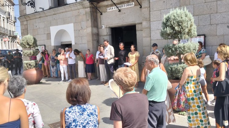 Concentración en apoyo a Ceuta en Villanueva de Córdoba