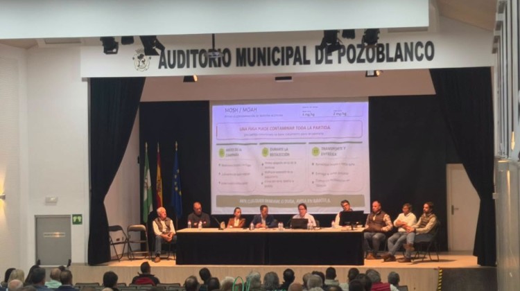 Asamblea de los socios al inicio de la campaña. Foto: Olipe