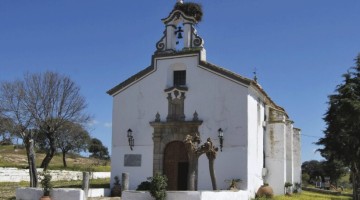 Vista de la ermita de Piedrasantas.