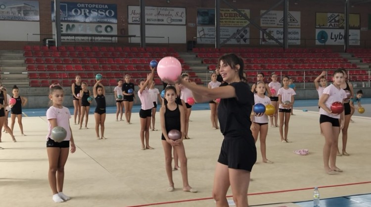 Un momento de la masterclass de Almudena Cid en Pozoblanco.