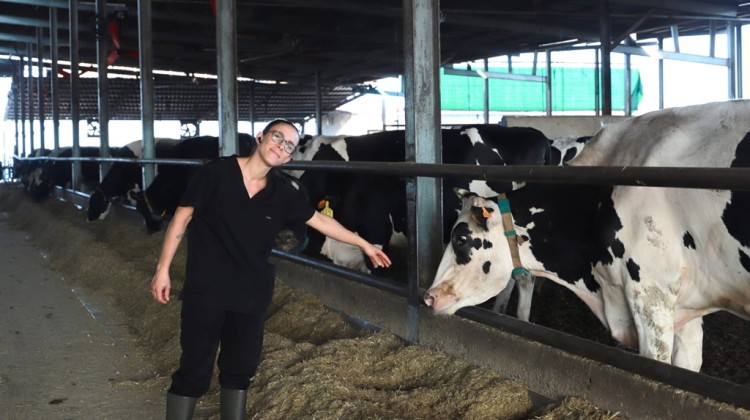 Ana García es una joven ganadera de vacuno de leche de Pozoblanco.