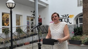 La concejala Marisa Sánchez presentando los actos por el Día de la Biblioteca.