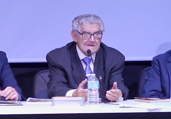 Florencio Escribano durante la presentación de una de sus últimas exposiciones de pintura.